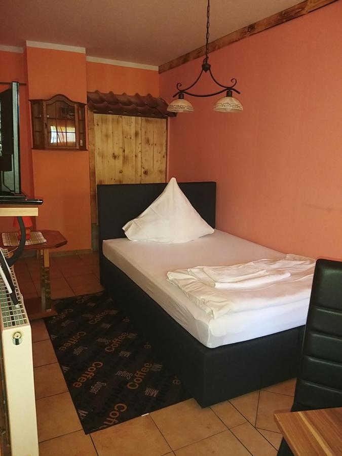 Pension Schlosswache-Zerbst Экстерьер фото
