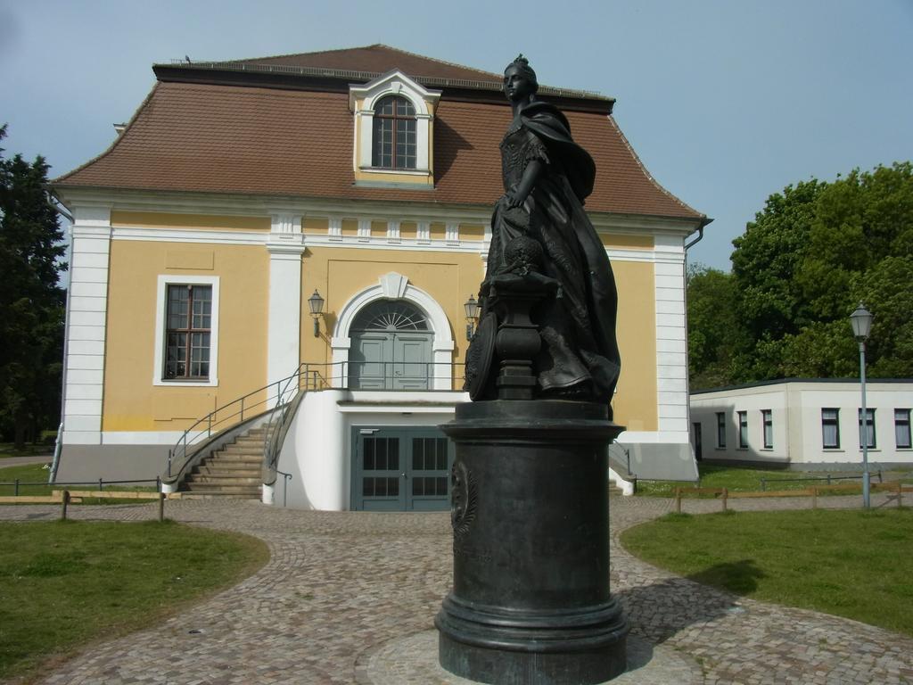 Pension Schlosswache-Zerbst Экстерьер фото